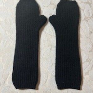 Ladies Black Knit Fingerless Gloves